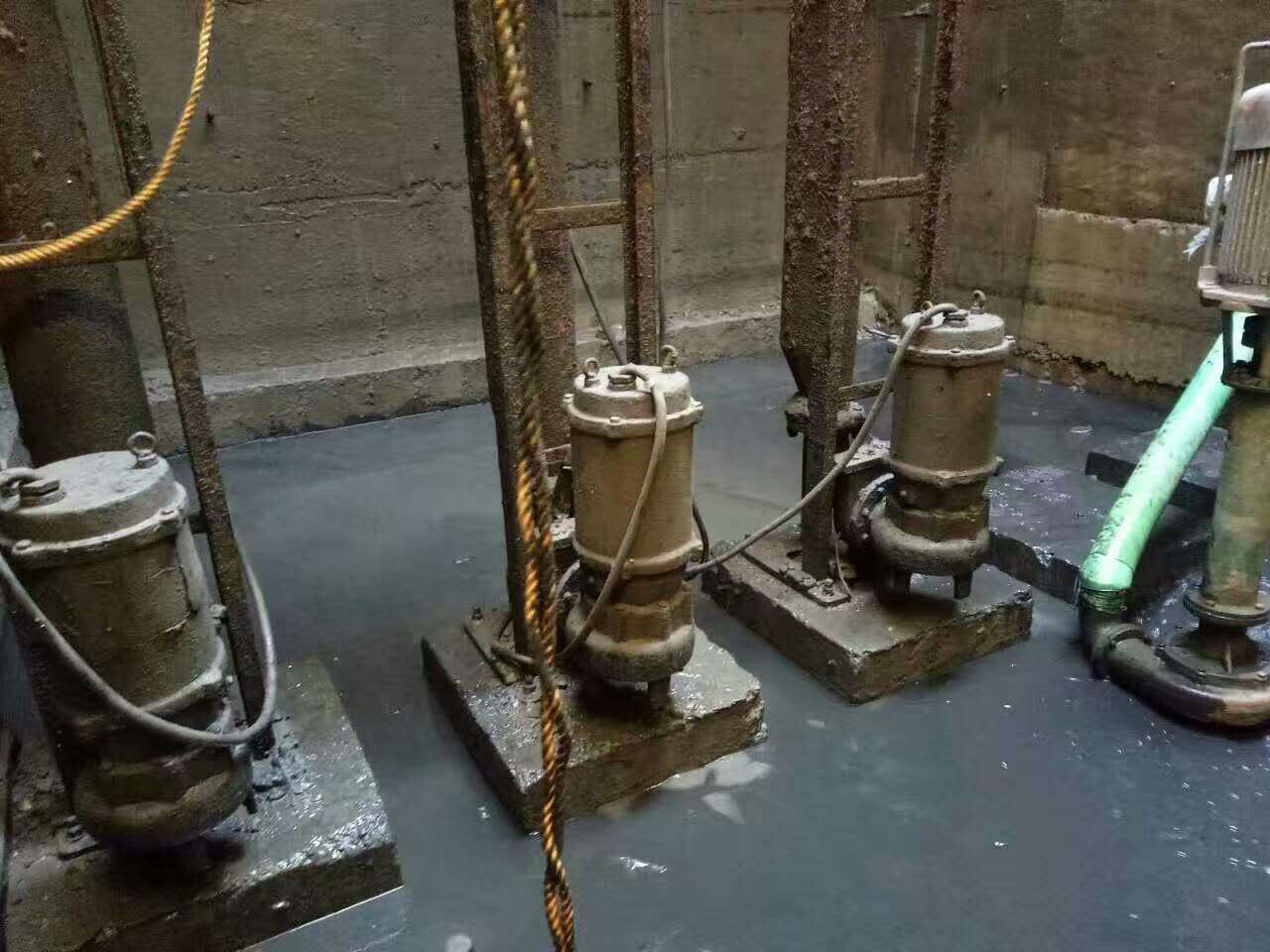 新郑污水池清理